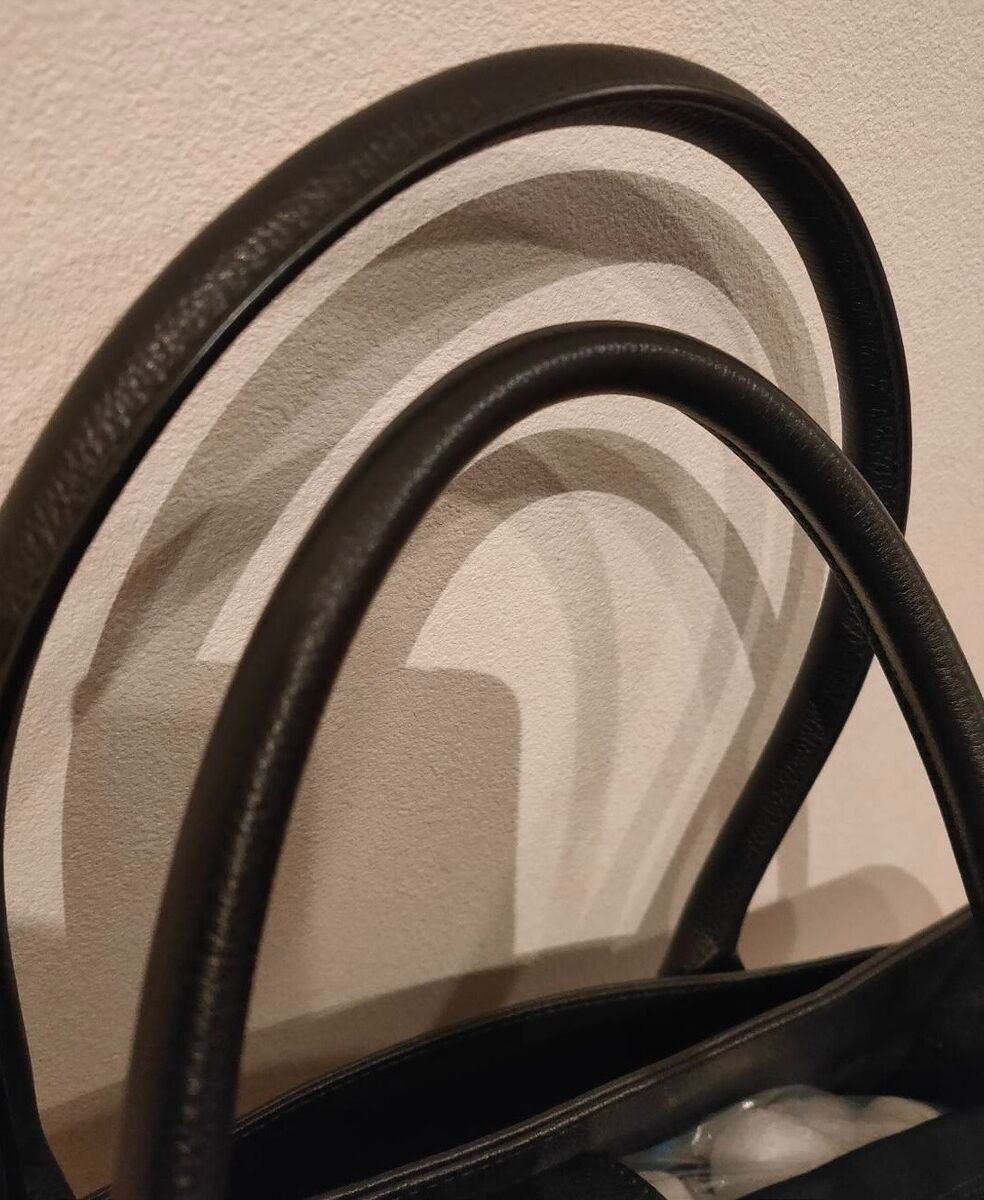 Sac fourre-tout exécutif d'occasion en cuir caviar noir CHANEL petit authentique