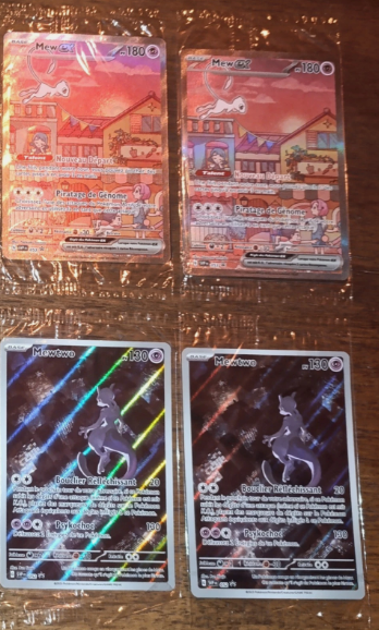 Cartes Pokémon Mew 053 & Mewtwo 052 Promos Ultra Premium Mew Scellées FR