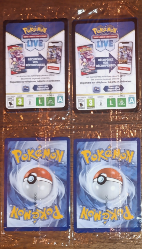 Cartes Pokémon Mew 053 & Mewtwo 052 Promos Ultra Premium Mew Scellées FR